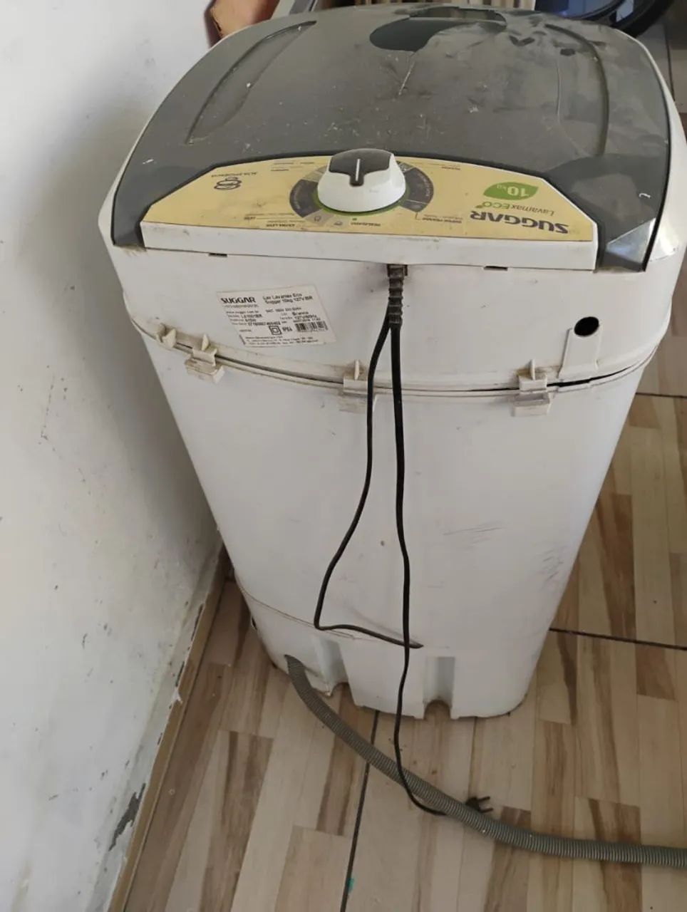 Tanquinho com funcionamento excelente porém a tampa e o pé está quebrado.  - Foto 3