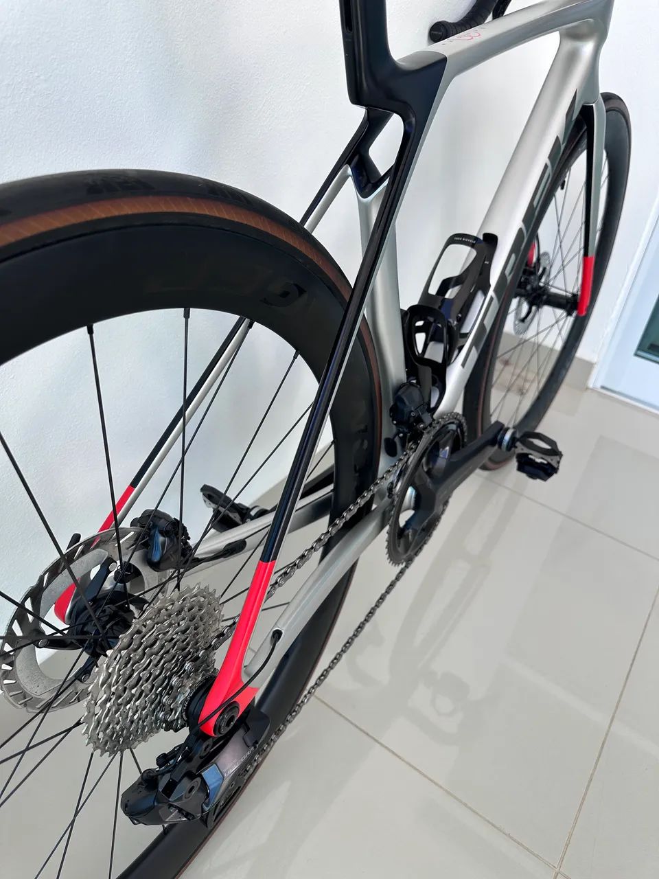 TREK MADONE SL7 Gen 8 - Foto 4