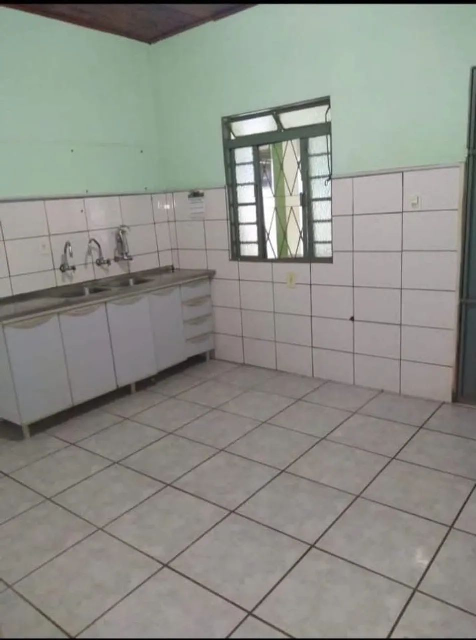 VENDE-SE ESTA CASA EM CORUMBÁ - Foto 3