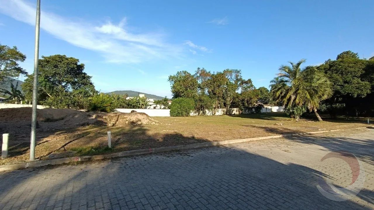 Terreno de 450m² no bairro Ratones