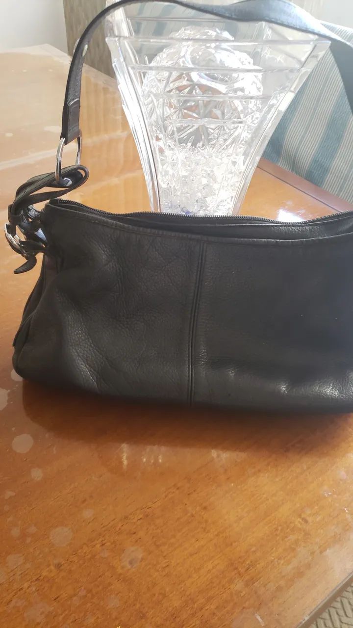 Quatro bolsas de couro preta  - Foto 4