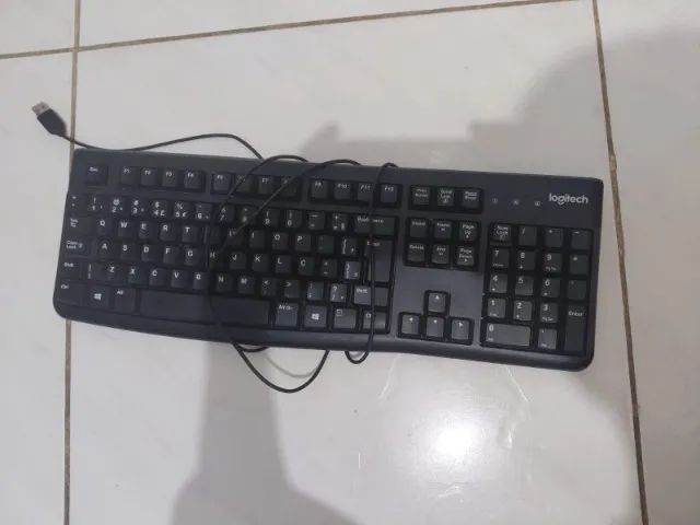 Monitor e teclado ( preço negociável ) 