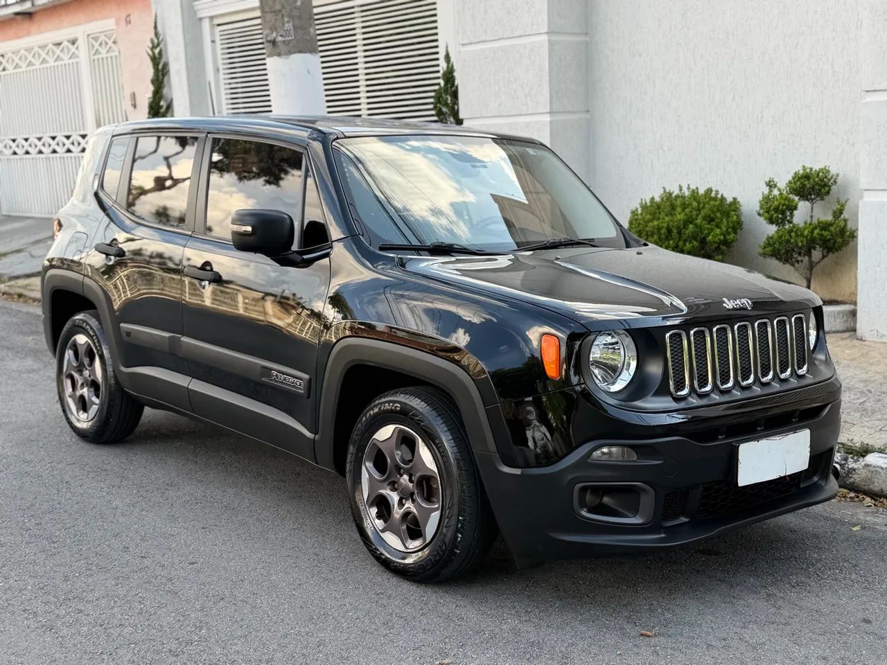Jeep Renegade Sport 1.8 4x2 Flex 16V Mec., foto 8 de 14