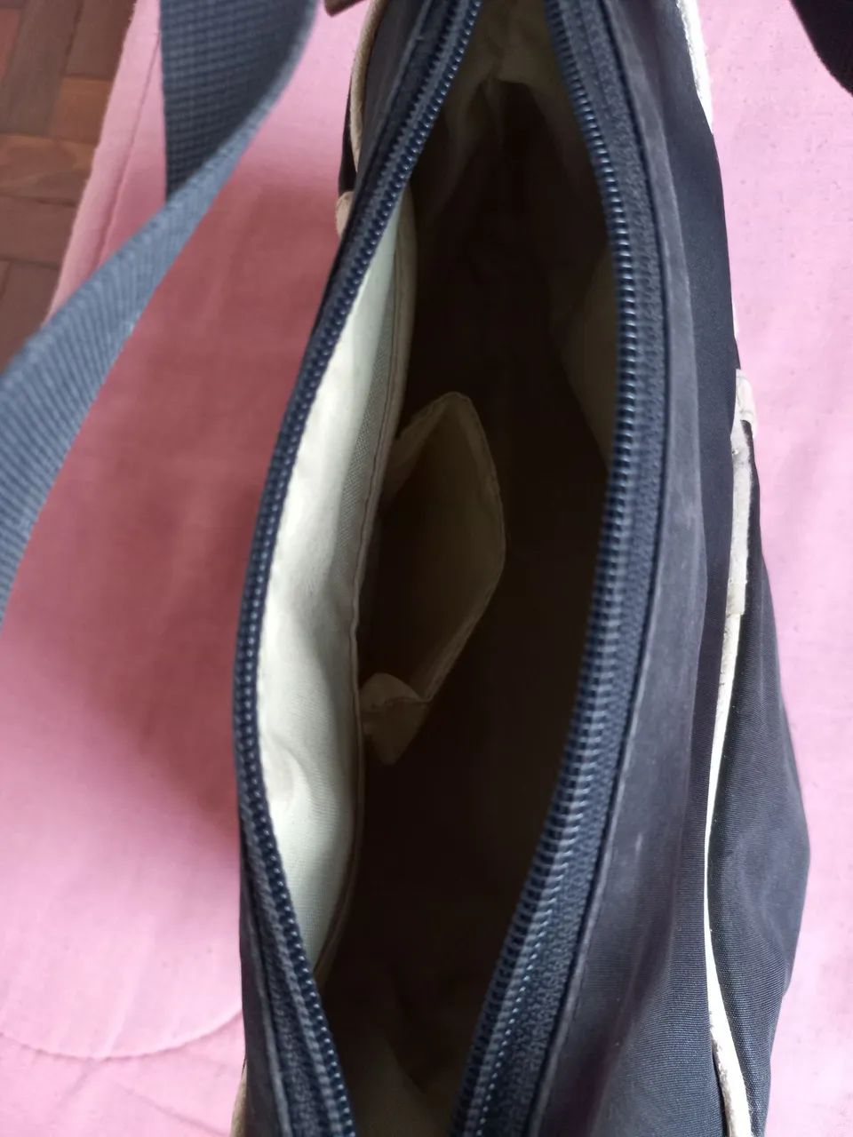 Bolsa Adidas usada(23x12) - Foto 5