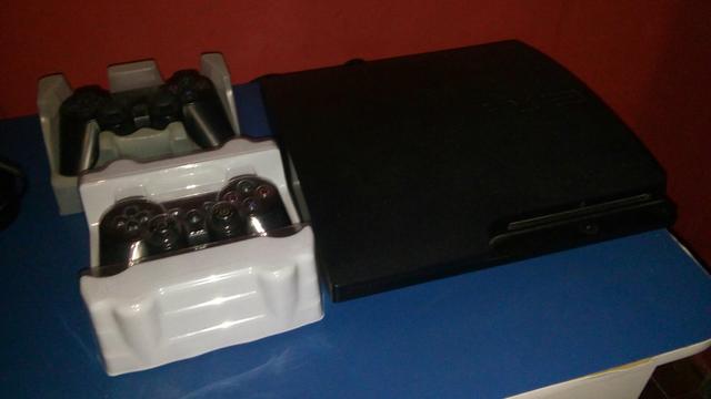 Vendo um ps3 com controle