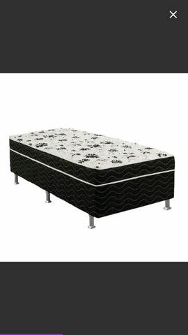 Vendo Cama box solteiro.