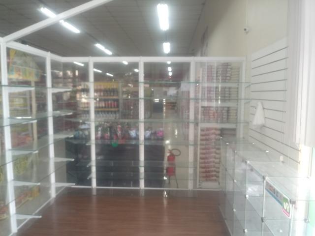 Loja em vidro temperado