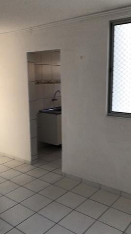 Vendo Apartamento no Cond. Vivendas Parnamirim com garagem coberta no 2º andar - Foto 17