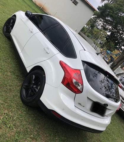 Vendo Focus Hatch SE Plus com farol de xenon e LED - Foto 2