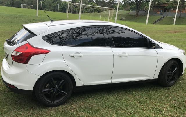Vendo Focus Hatch SE Plus com farol de xenon e LED - Foto 7