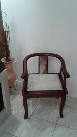 Poltrona de madeira
