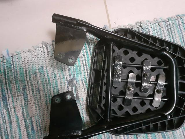 Vende-Se suporte de baú da moto next 250 suporte zero - Foto 2