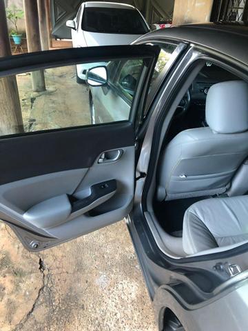 Civic 13-14 Carro tomado de financiamento, sem sinistro , sem batida 4 pneus novos - Foto 13