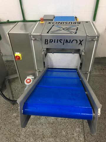 Máquina para tirar pele automática