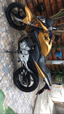 VENDE SE CB 300 LINDONA $10.500