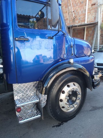 VENDO OU TROCO MB 1113.