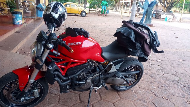 DUCATI MONSTER 821
