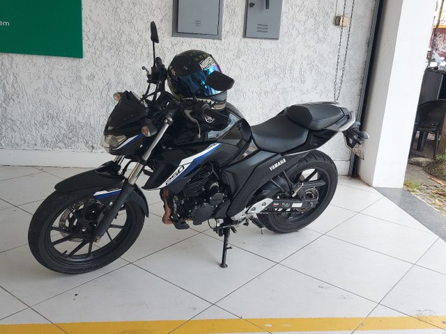 YAMAHA / FZ250 FAZER