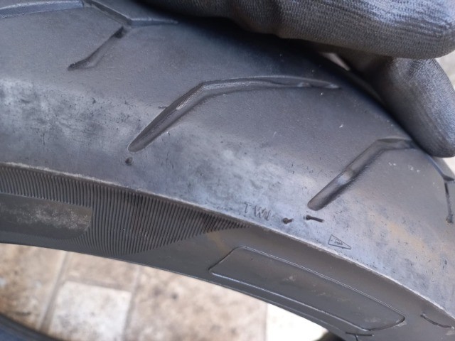 Pneu Diablo Rosso II Pirelli 140/70-17 - Foto 3