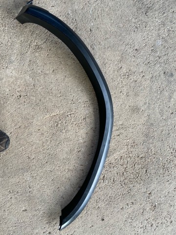 Moldura polaina traseira esquerda SW4 2016/2021 original 