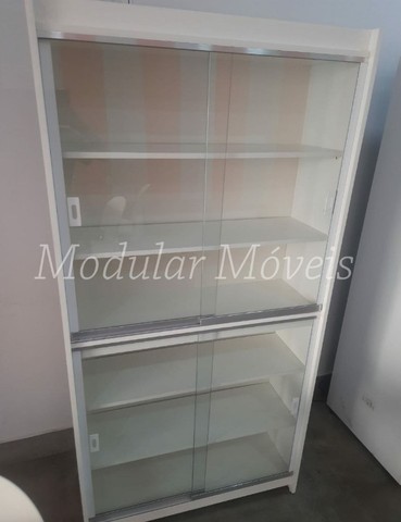 Estante Prateleiras Com Portas de Vidro - Novo
