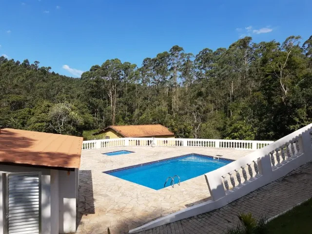 Sítio / Chácara com piscinas, churrasqueira e cachoeira para alugar em Mogi das Cruzes -SP