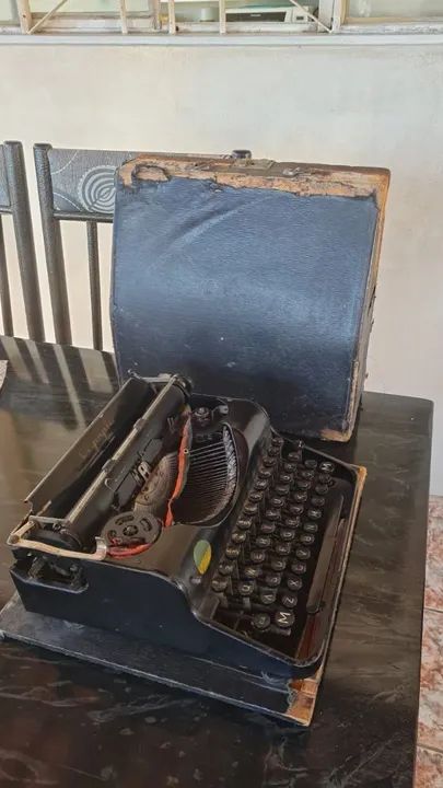 Máquina de Escrever ANTIGA !! - Foto 3