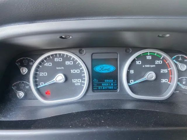 Ford Cargo 1933 2018 - Foto 4