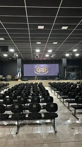 Instalação de Tela e Projetor