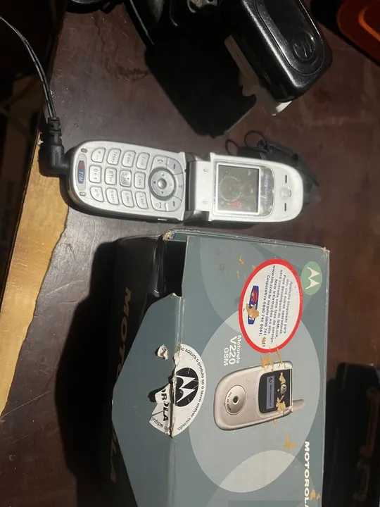 Celular flip cingular Motorola V220