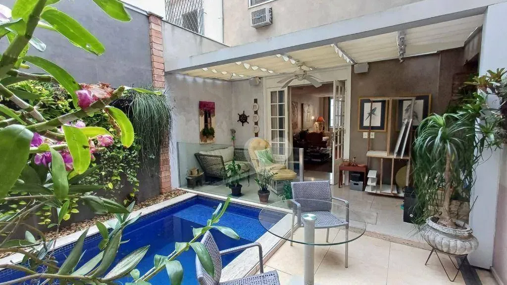 Casa de vila - 4 quartos - Alto Padrão - piscina - reformada - excepcional -Exclusividade