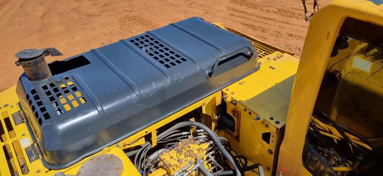 Komatsu PC200 - Escavadeira Hidráulica - Foto 6