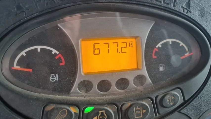Mini Escavadeira Bobcat Mod. E26 Ano 2022 738.4h c/ ar condicionado - Foto 6