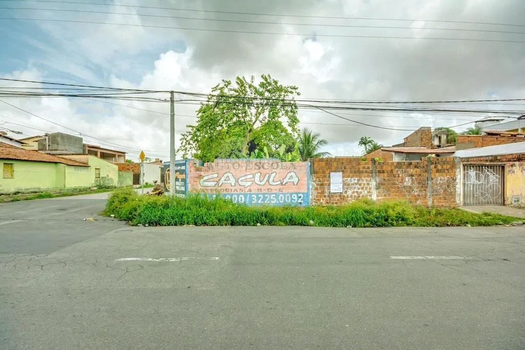 Terreno à venda em Parangaba - CE