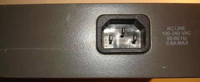  02 - Switch D-link 1024r 10/100-24 Portas e D-Link, Modelo DES-1024R - Foto 5