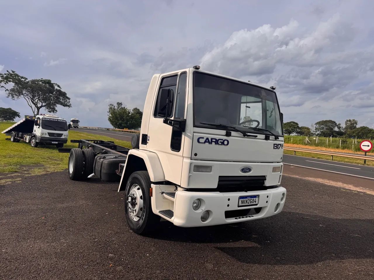 FORD CARGO 1317 ANO 2009 - Foto 4