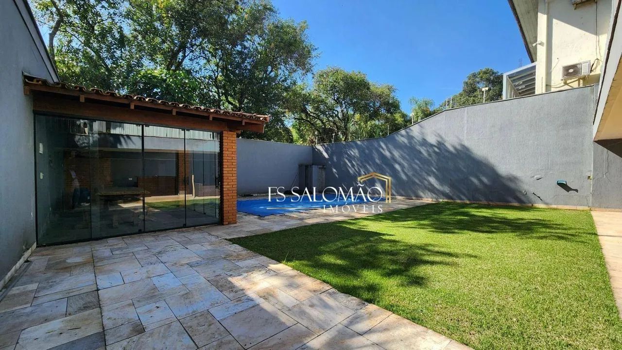 Linda casa com Jardim e piscina! - Foto 3