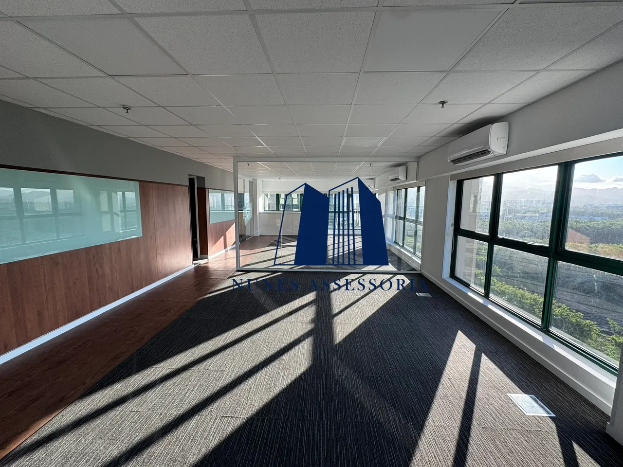 CEO Office - Sala Comercial - 300m² - 08 vagas - Andar Alto -