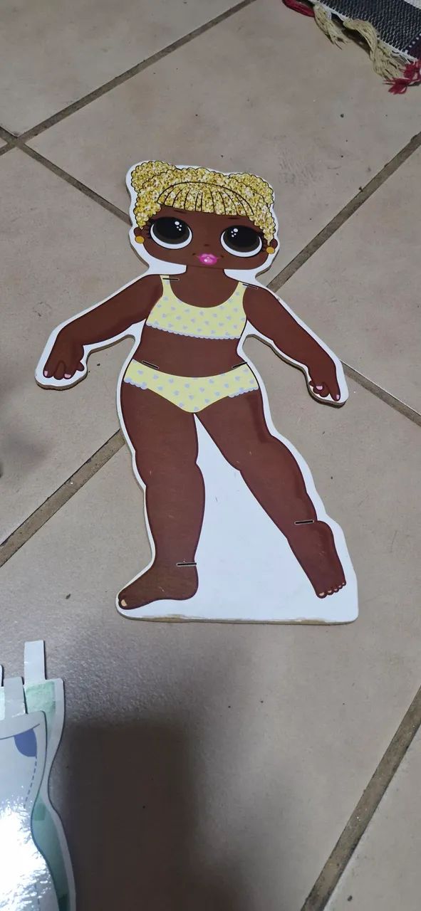 Boneca de vestir LOL com diversos looks - Foto 2