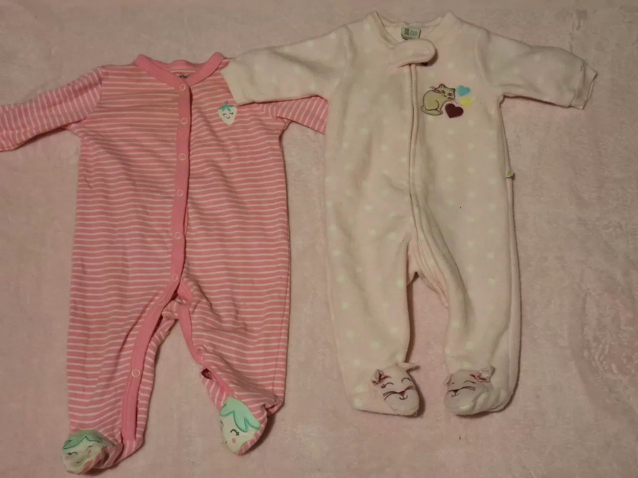 Macacões de bebê Carter's - Rosa e fofos