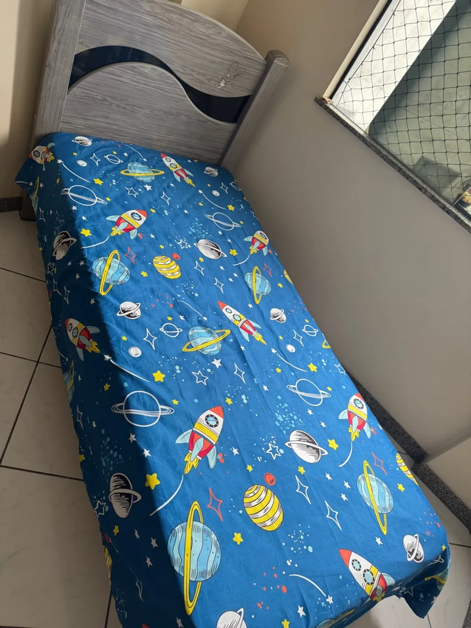 Cama de solteiro com colchão