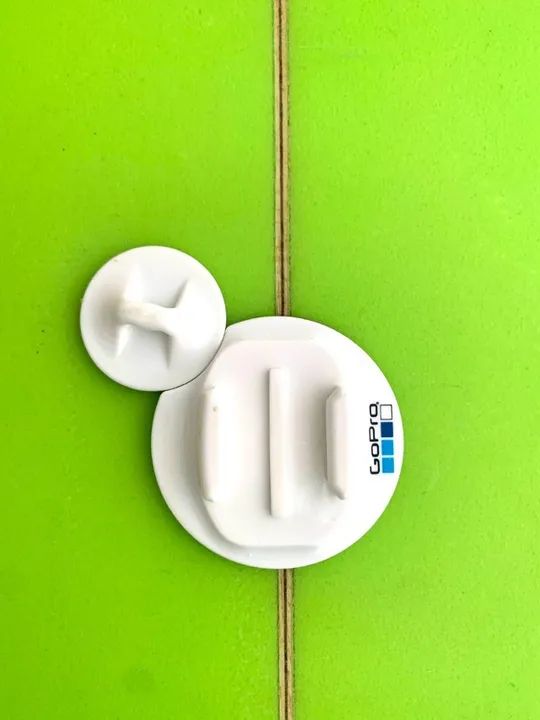 Prancha HotSummer com quilhas Seminova - Foto 6