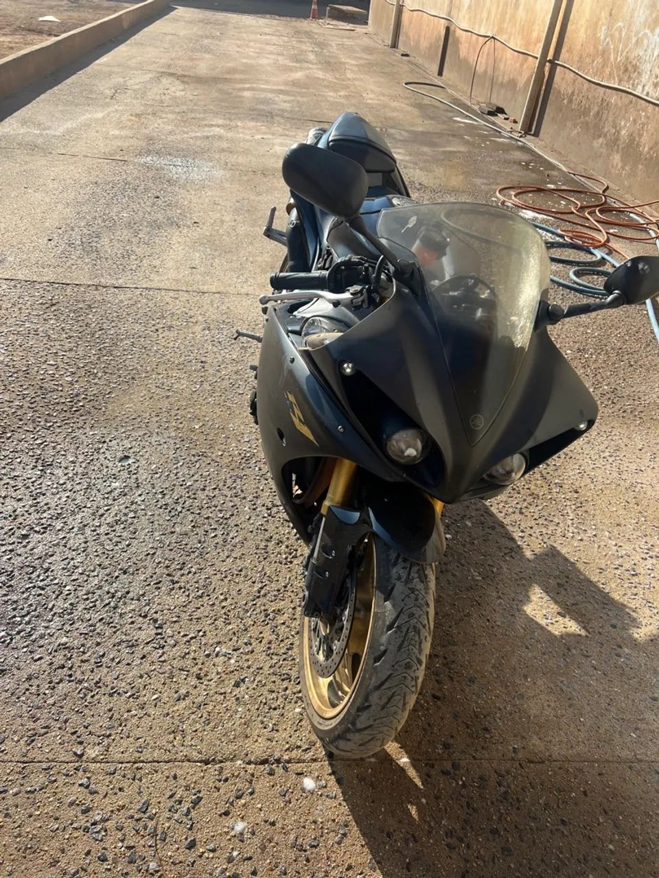 R1 mil cilindradas  - Foto 2