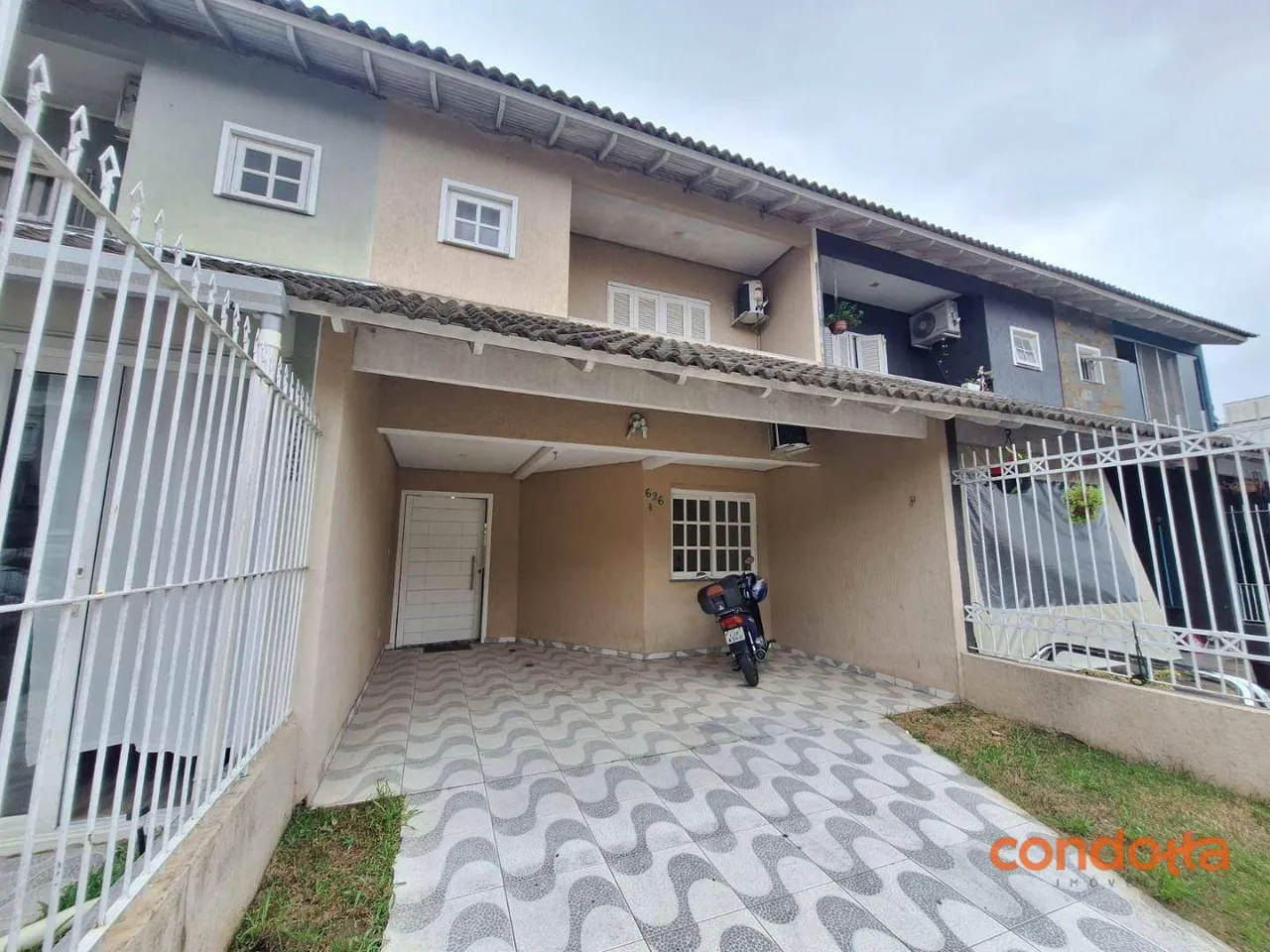Sobrado com 3 dormitórios para alugar, 127 m² por R$ 3.672,00/mês - Hípica - Porto Alegre/