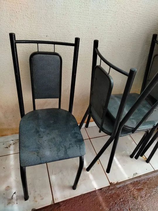Vendo 6 cadeiras por R$250,00 - Foto 2