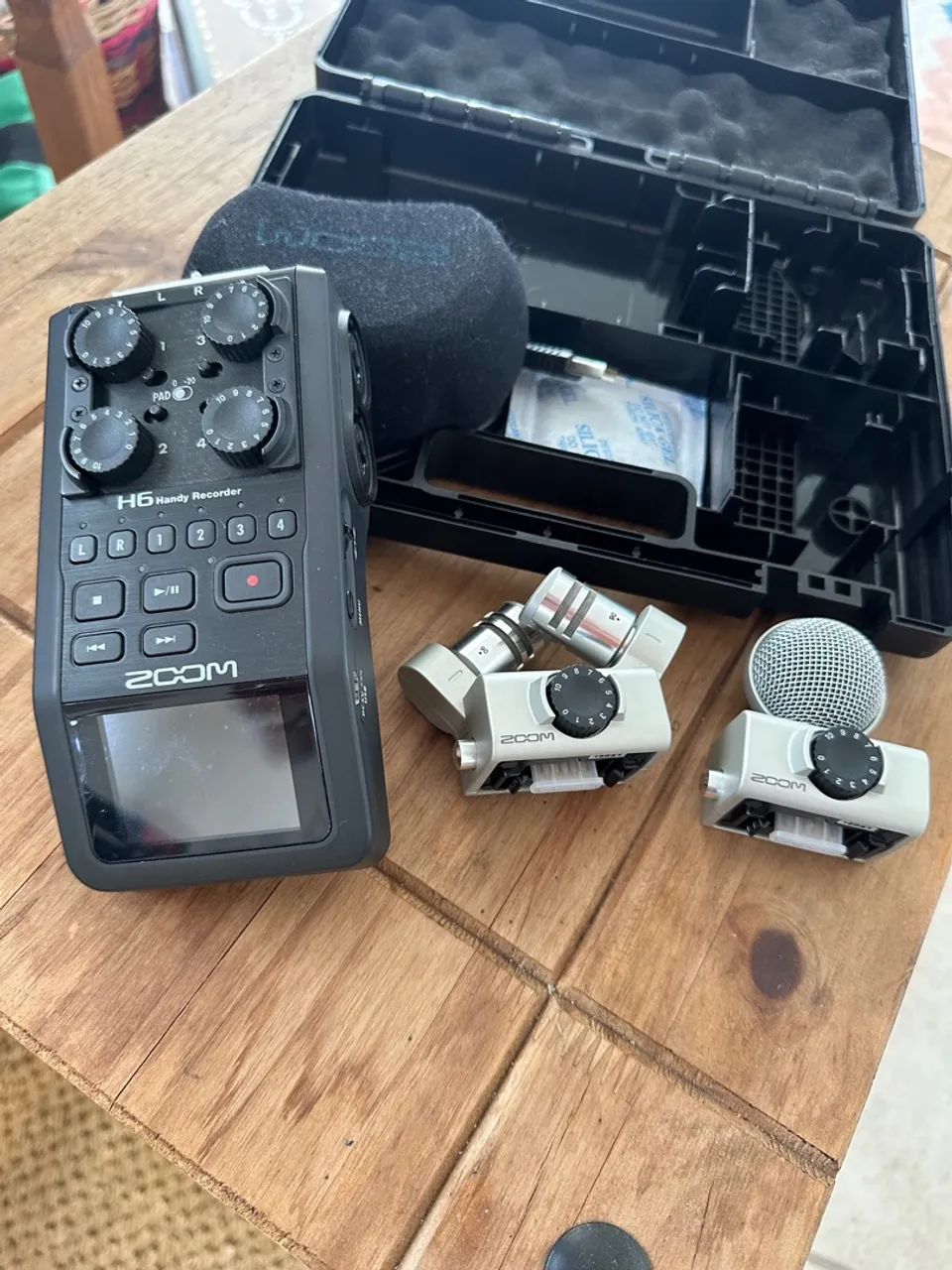 Gravador de Áudio Zoom H6 com Microfones