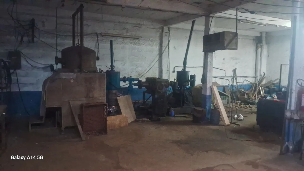 Metalizadora máquina pra metaliza peças tipo cromado Metaliza qualquer tipo de material 