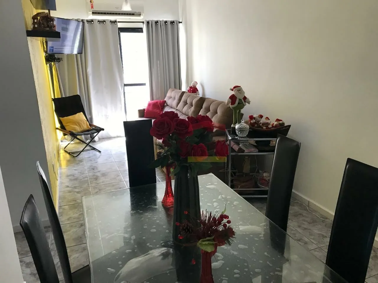 Apartamento na Praia do Tombo - Guarujá 500 m da Praia