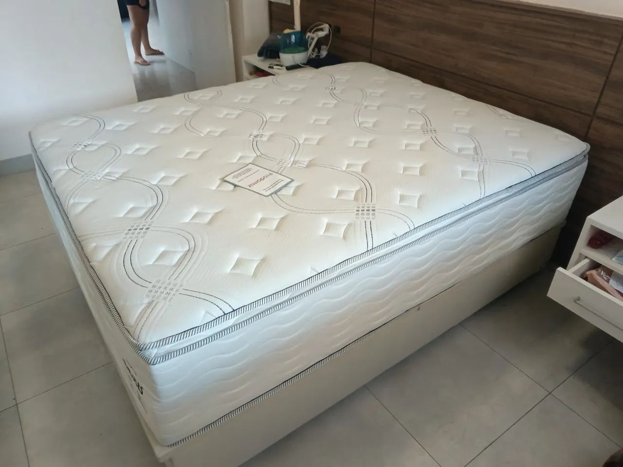 Cama super king Hércules resistente a peso 
