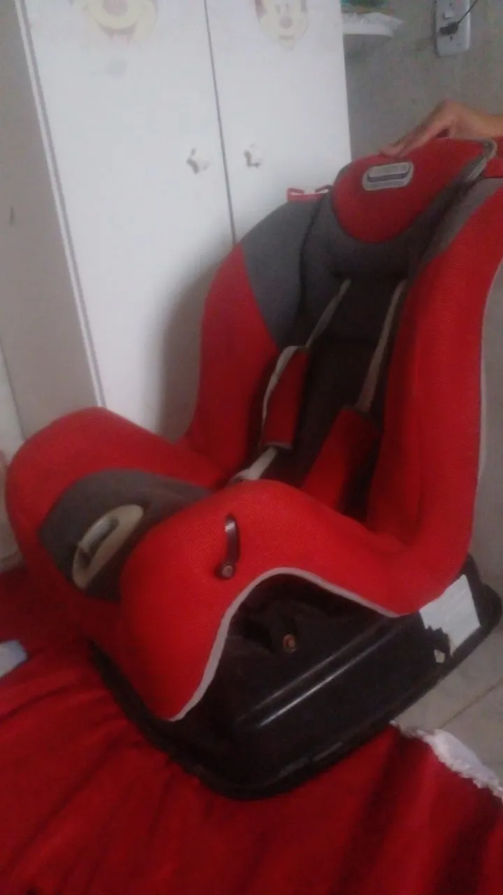 Cadeirinha automotiva semi nova
